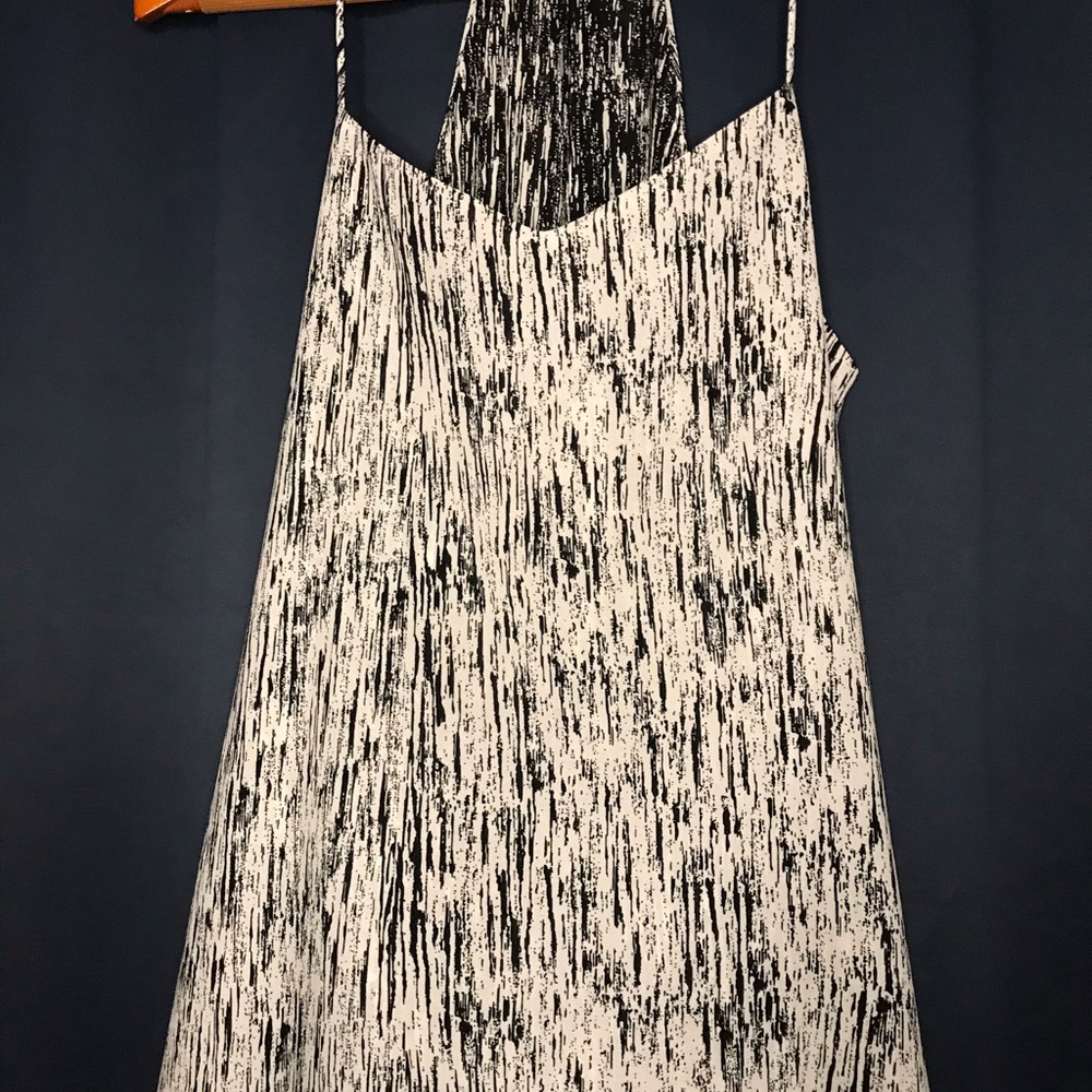 Dex clothing- Black and white strapped tank